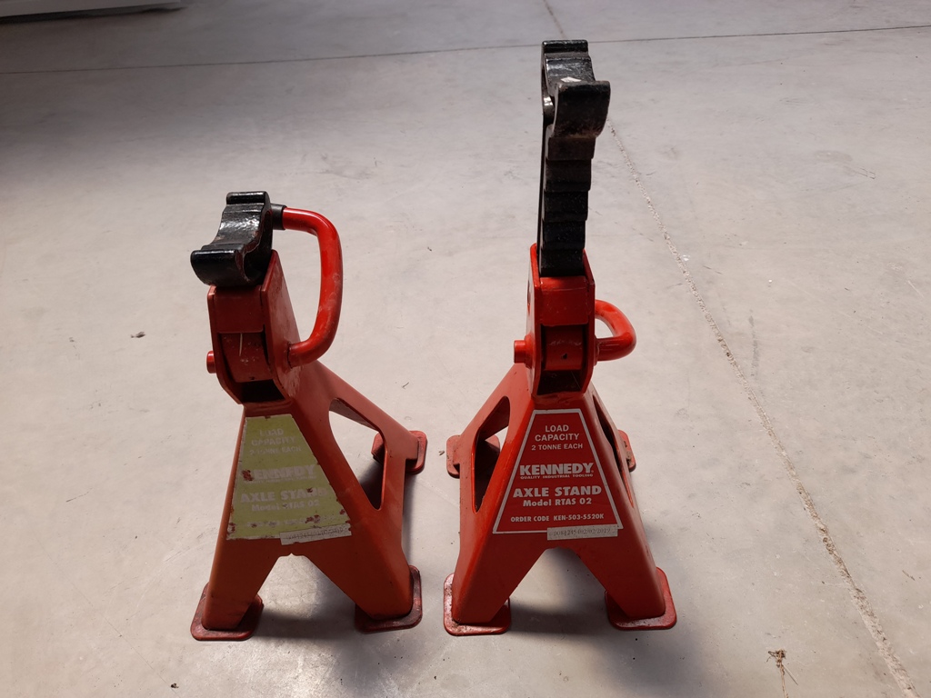 Axle stands for hire from The Attic in Huercal Overa Almeria