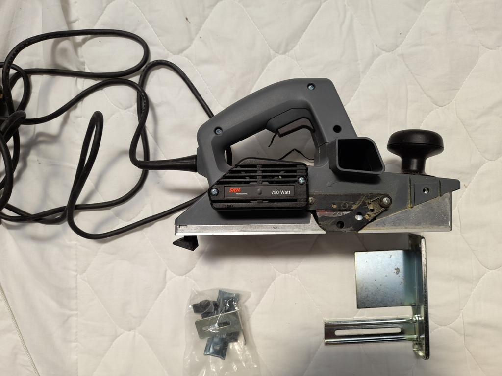 Electric Wood Planer for hire from The Attic in Huercal Overa Almeria